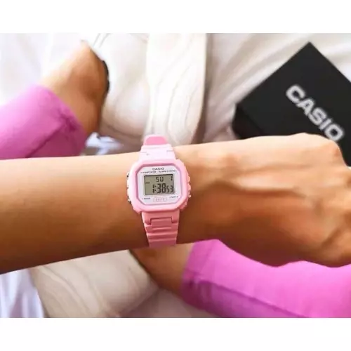 Zegarek damski Casio LA-20WH-4A1EF na pasku różowy, srebrny wyświetlacz - zdjęcie 3 Zegarek damski Casio LA-20WH-4A1EF na pasku różowy, srebrny wyświetlacz - zdjęcie 3