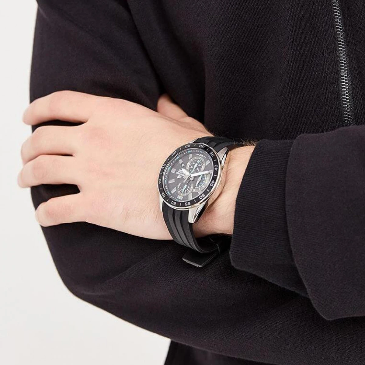 Zegarek męski Casio Edifice EFV-550P-1AVUEF na czarnym pasku, czarna tarcza - zdjęcie 4 Zegarek męski Casio Edifice EFV-550P-1AVUEF na czarnym pasku, czarna tarcza - zdjęcie 4