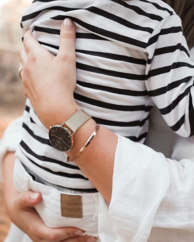 Zegarek damski Daniel Wellington DW00100347 na bransolecie złotej, czarna tarcza - zdjęcie 3 Zegarek damski Daniel Wellington DW00100347 na bransolecie złotej, czarna tarcza - zdjęcie 3