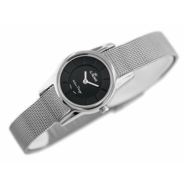 Mały zegarek damski marki G.Rossi na srebrnej bransolecie mesh. Srebrne wskazówki na czarnej tarczy bez cyfr. Srebrna koperta zegarka o średnicy 24 mm.