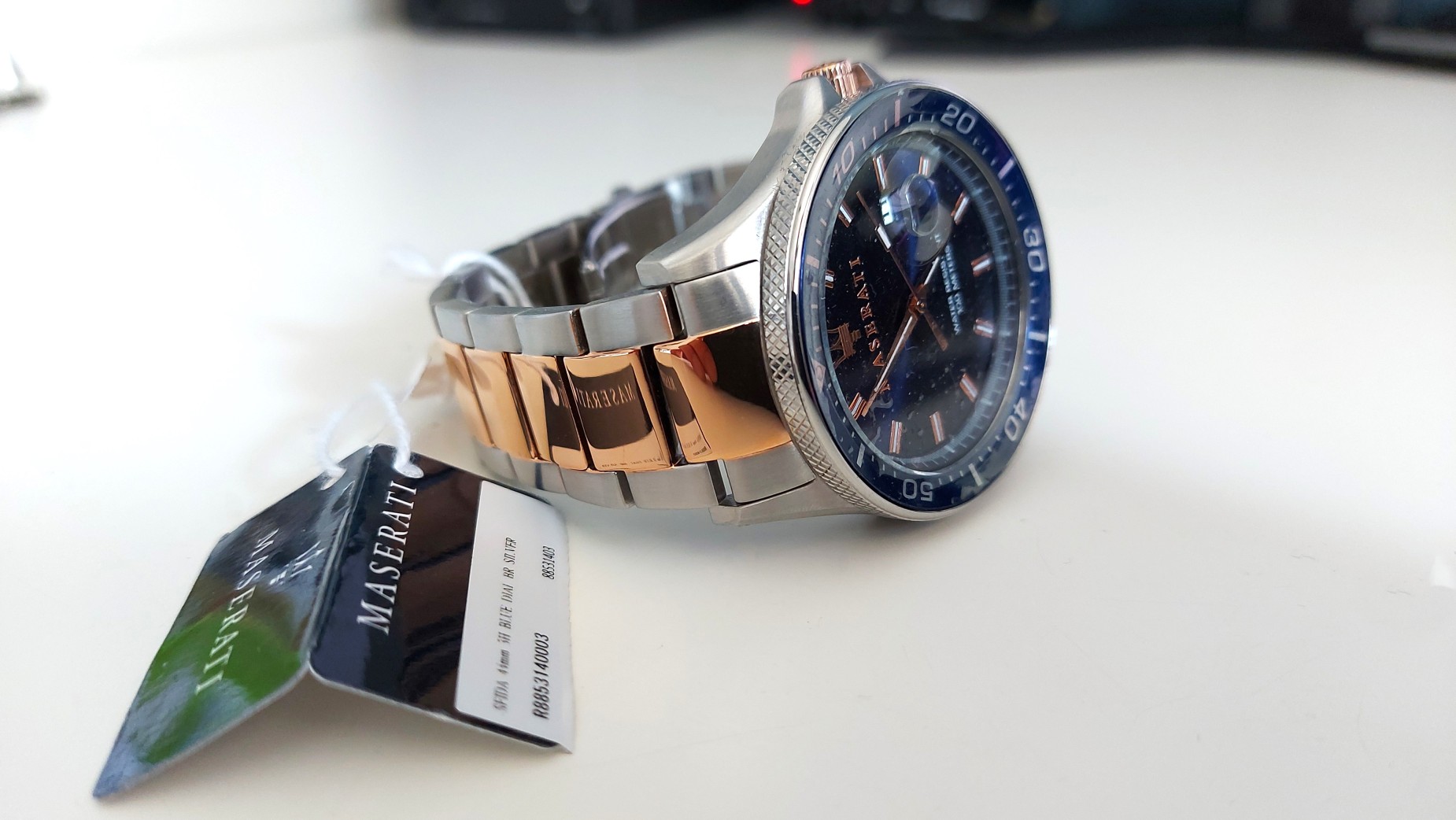 Zegarek męski Maserati TZ-R8853140003 na bransolecie srebrnej, niebieska tarcza, WR100 - zdjęcie 2 Zegarek męski Maserati TZ-R8853140003 na bransolecie srebrnej, niebieska tarcza, WR100 - zdjęcie 2