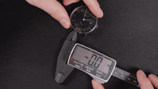 Odmierzanie szerokości mocowania w zegarku