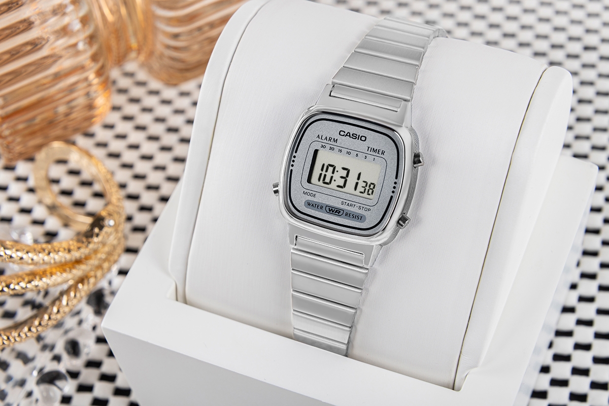 Zegarek damski Casio Vintage LA670WEA-7EF na bransolecie srebrnej, szara tarcza - zdjęcie 5 Zegarek damski Casio Vintage LA670WEA-7EF na bransolecie srebrnej, szara tarcza - zdjęcie 5
