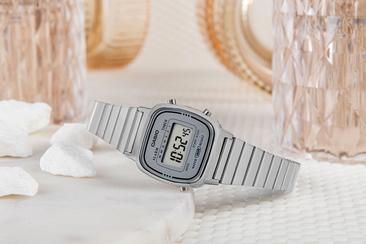 Zegarek damski Casio Vintage LA670WEA-7EF na bransolecie srebrnej, szara tarcza - zdjęcie 6 Zegarek damski Casio Vintage LA670WEA-7EF na bransolecie srebrnej, szara tarcza - zdjęcie 6