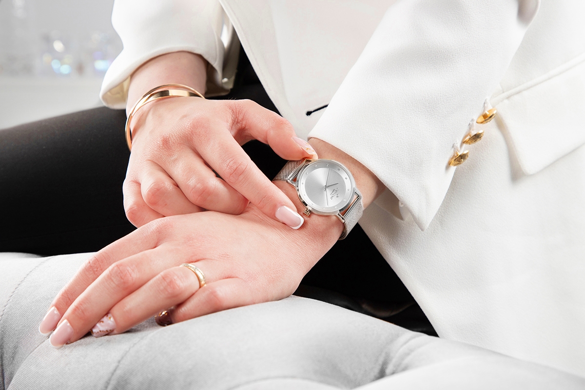 Zegarek damski Giewont Sapphire GW4130-B1 na bransolecie srebrnej, srebrna tarcza - zdjęcie 6 Zegarek damski Giewont Sapphire GW4130-B1 na bransolecie srebrnej, srebrna tarcza - zdjęcie 6