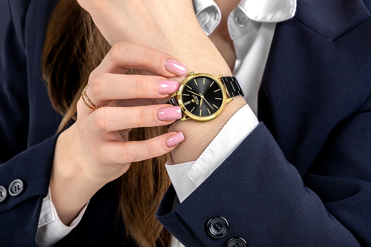 Zegarek damski Giewont Sapphire GW2360-B4 na bransolecie czarnej, czarna tarcza - zdjęcie 4 Zegarek damski Giewont Sapphire GW2360-B4 na bransolecie czarnej, czarna tarcza - zdjęcie 4