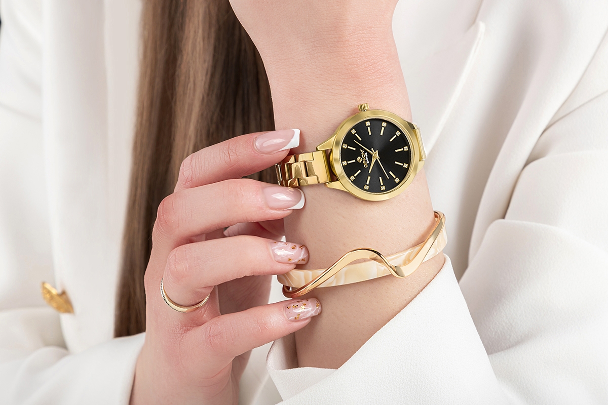 Zegarek damski Giewont Sapphire GW2720-B3 na bransolecie złotej, czarna tarcza - zdjęcie 4 Zegarek damski Giewont Sapphire GW2720-B3 na bransolecie złotej, czarna tarcza - zdjęcie 4