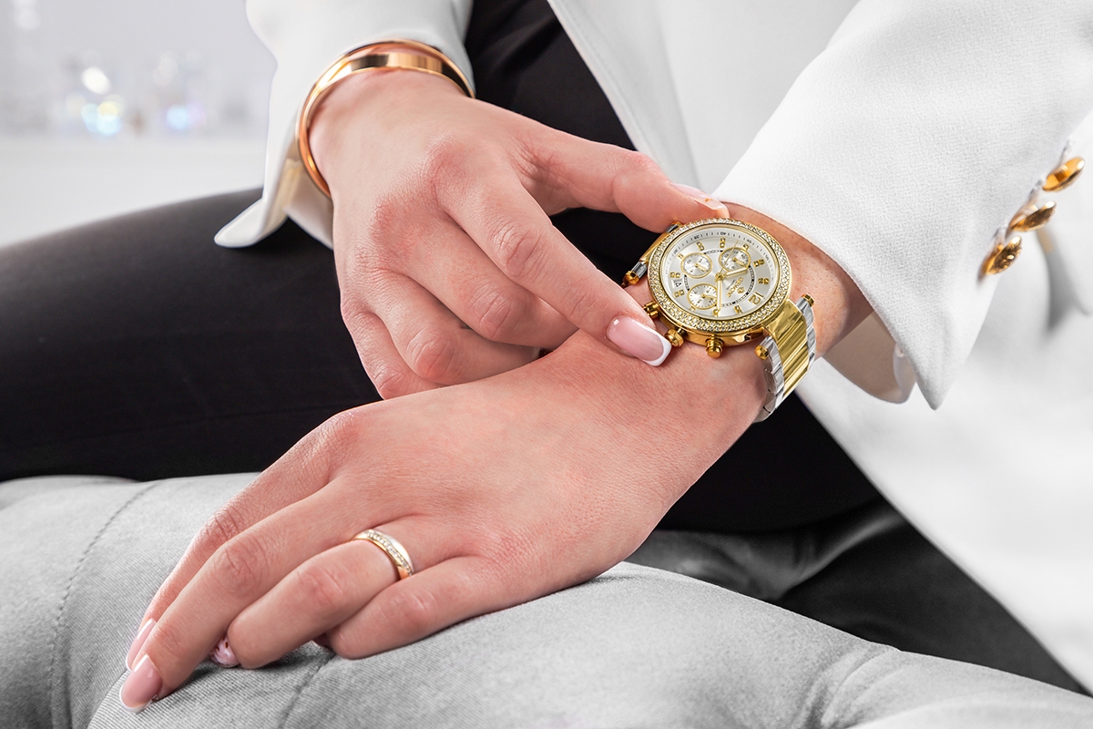 Zegarek damski Giewont Sapphire GW3380-B4 na bransolecie srebrno-złotej, srebrna tarcza - zdjęcie 6 Zegarek damski Giewont Sapphire GW3380-B4 na bransolecie srebrno-złotej, srebrna tarcza - zdjęcie 6