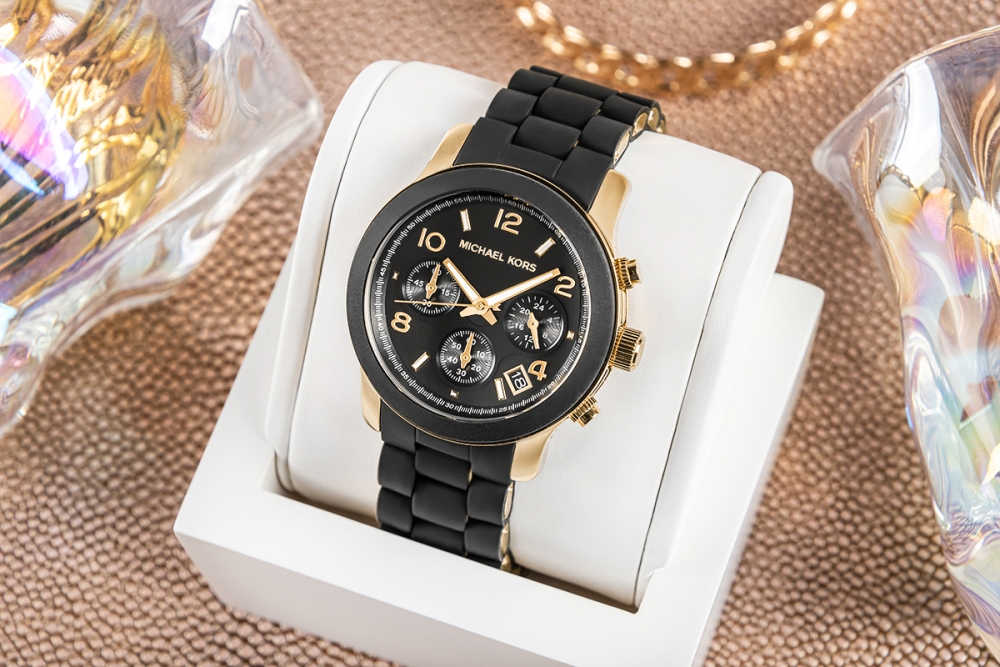 Zegarek damski Michael Kors Runway MK7385 na bransolecie czarnej, czarna tarcza, WR100 - zdjęcie 5 Zegarek damski Michael Kors Runway MK7385 na bransolecie czarnej, czarna tarcza, WR100 - zdjęcie 5