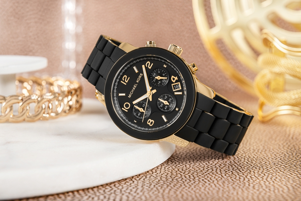 Zegarek damski Michael Kors Runway MK7385 na bransolecie czarnej, czarna tarcza, WR100 - zdjęcie 6 Zegarek damski Michael Kors Runway MK7385 na bransolecie czarnej, czarna tarcza, WR100 - zdjęcie 6