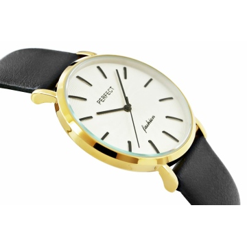 Elegancki zegarek damski marki Perfect na czarnym skórzanym pasku. Czarne wskazówki i indeksy na białej, wzorzystej tarczy bez cyfr. Złota koperta zegarka w rozmiarze 36 mm.