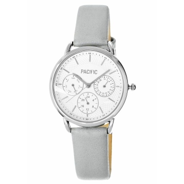 Zegarek damski marki Pacific na szarym, skórzanym pasku. Srebrne wskazówki i indeksy na srebrnej tarczy z chronografami (małe zegary stanowią funkcję ozdobną). Srebrna koperta zegarka o średnicy 36 mm.