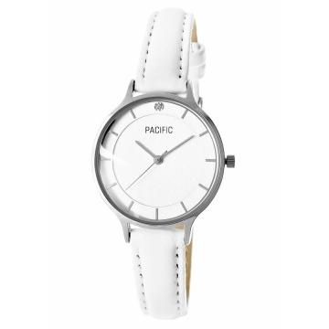 Zegarek damski marki Pacific na białym, skórzanym pasku. Srebrne wskazówki i indeksy na srebrnej tarczy bez cyfr. Srebrna koperta zegarka o średnicy 30 mm.