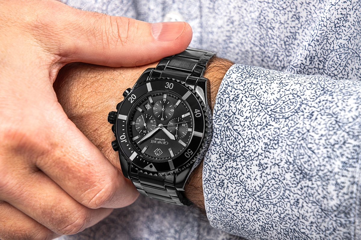 Zegarek męski Giewont GW3970-B4 Chronograph Sapphire na bransolecie czarnej, czarna tarcza - zdjęcie 4 Zegarek męski Giewont GW3970-B4 Chronograph Sapphire na bransolecie czarnej, czarna tarcza - zdjęcie 4