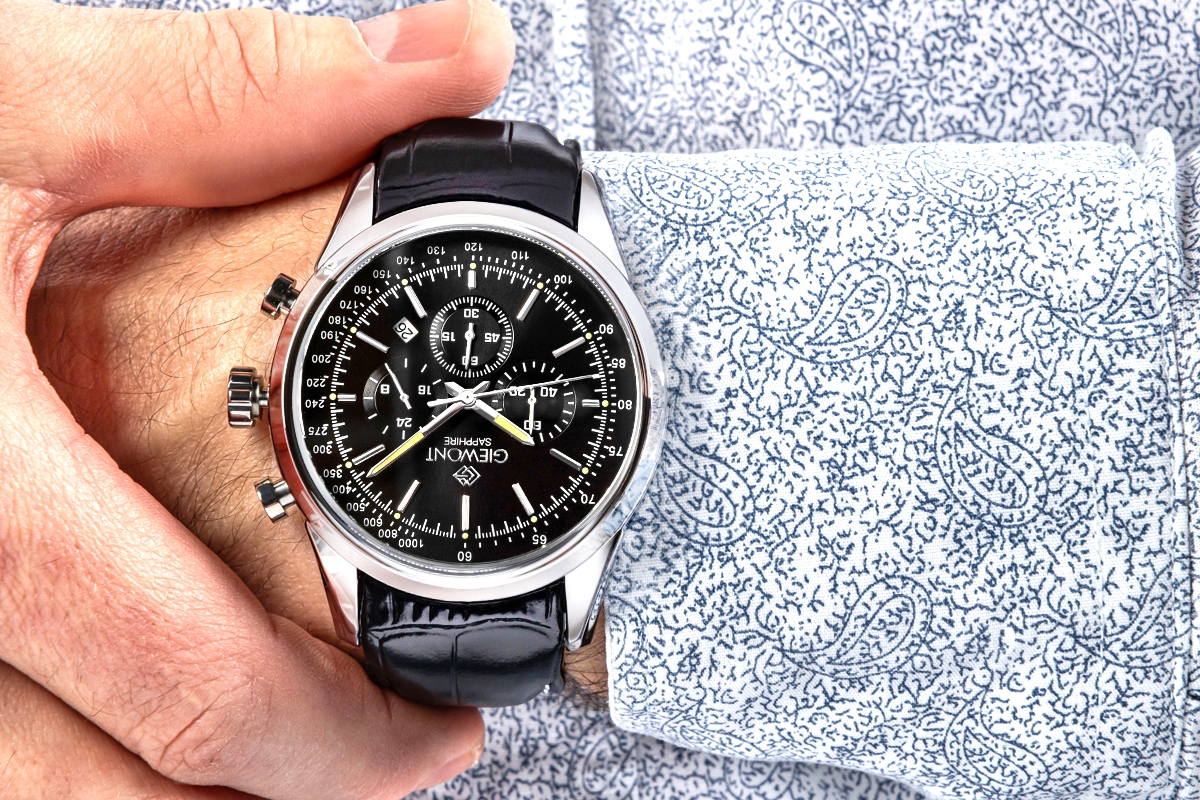 Zegarek męski Giewont GW7650-A2 Chronograph Sapphire na pasku czarnym, czarna tarcza - zdjęcie 5 Zegarek męski Giewont GW7650-A2 Chronograph Sapphire na pasku czarnym, czarna tarcza - zdjęcie 5