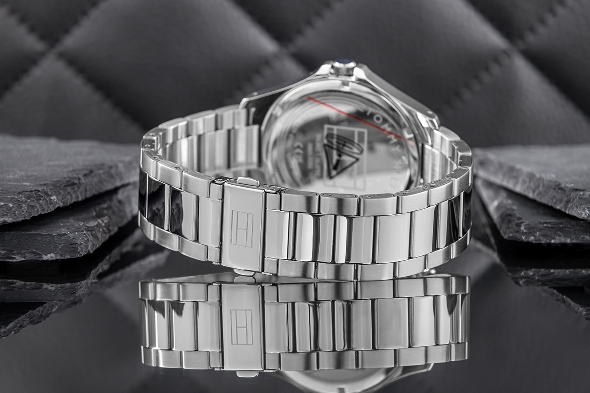 Zegarek męski Tommy Hilfiger Bruce 1710670 na bransolecie srebrnej, niebieska tarcza - zdjęcie 4 Zegarek męski Tommy Hilfiger Bruce 1710670 na bransolecie srebrnej, niebieska tarcza - zdjęcie 4