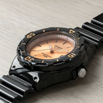 Zegarek dla dziewczynki Casio LRW-200H-9E2VDF